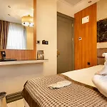 Santra Hotel 3*