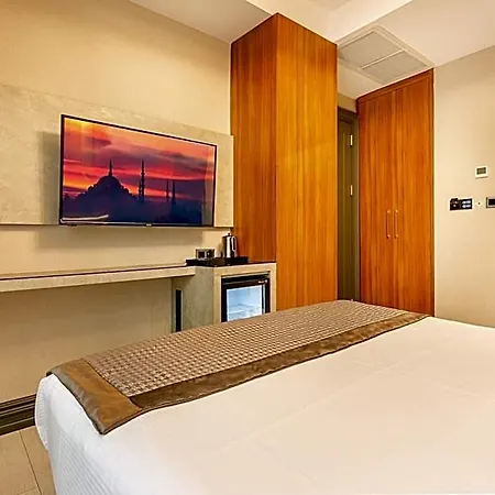 Hotel Santra 3*