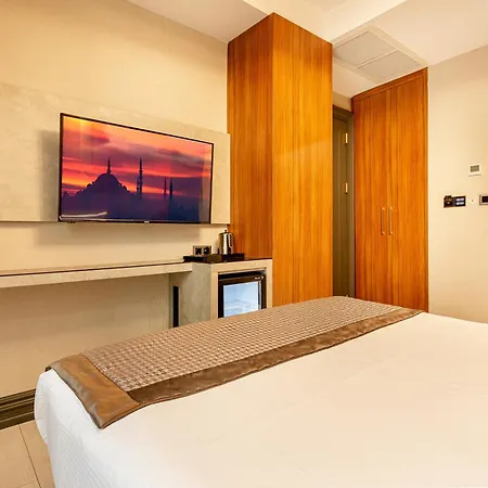Hotel Santra 3*